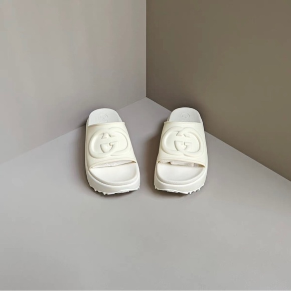 Gucci Cream Slide Sandals - Picture 1 of 5